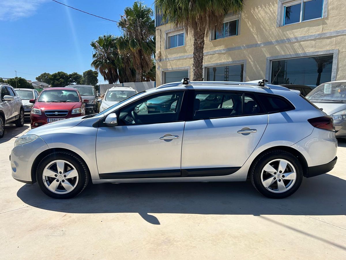 RENAULT MEGANE DYNAMIQUE 1.5 DCI ESTATE SPANISH LHD IN SPAIN 124000 MILES 2011